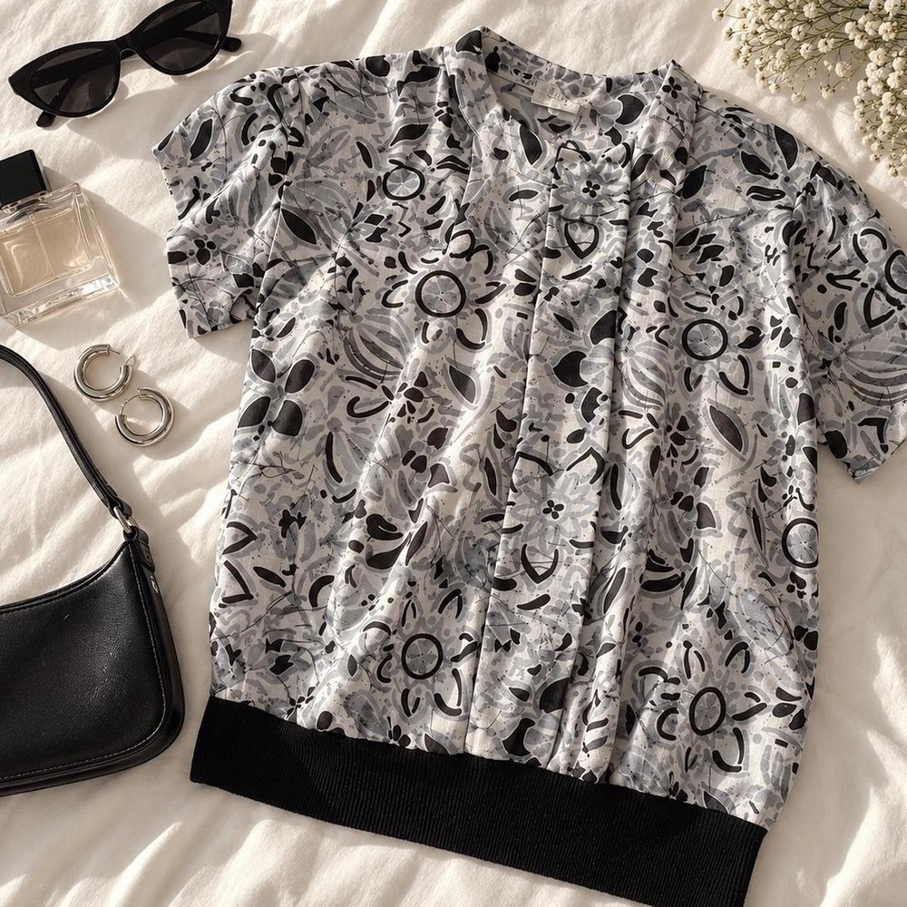 White floral top   1980s black and white floral print blouse